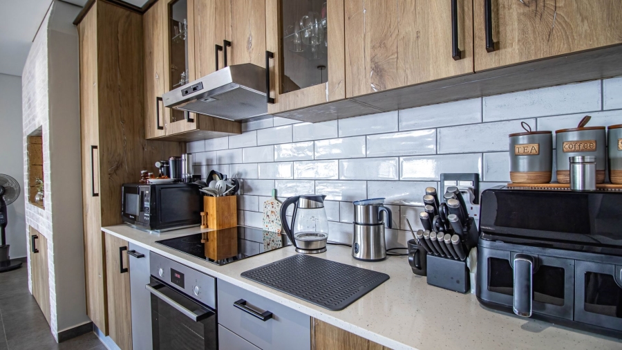 3 Bedroom Property for Sale in Hoogland Western Cape